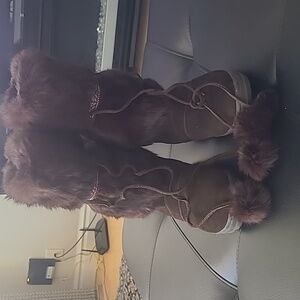Minnetonka rabbit and leather upper boots size 9 woman's